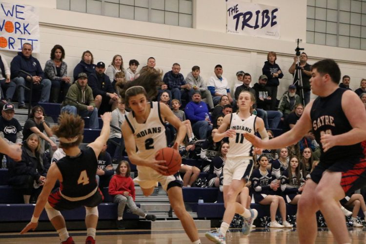 Branson Eyer, second quarter run lifts No. 1 Muncy boys basketball over